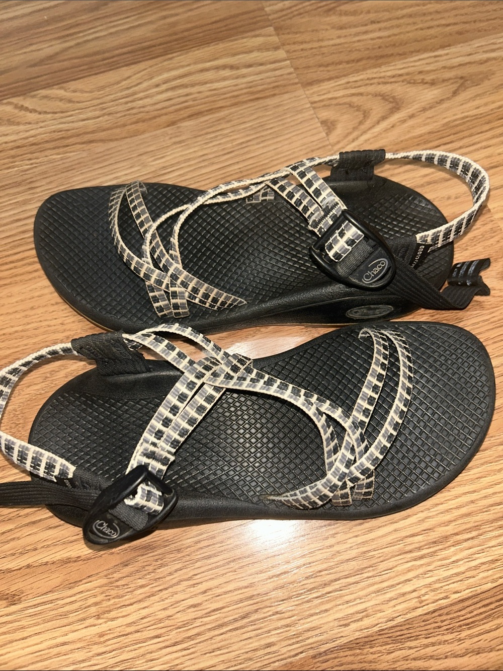 EUC Chaco Black Sandals with Beige Checked Straps - Picture 4 of 4